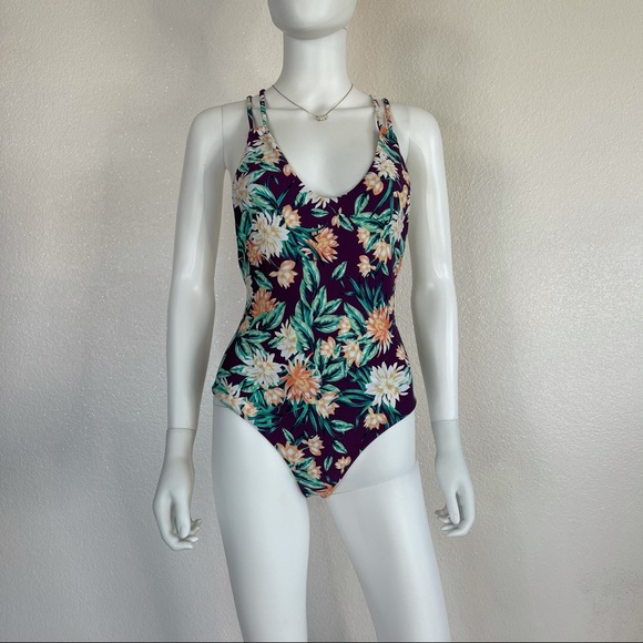 One piece XS floral swimsuit - Picture 4 of 12